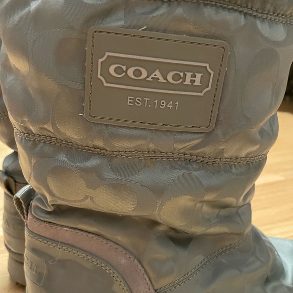 Gray Coach snow boots. - Picture 5 of 6